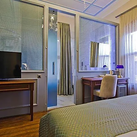 Hotel No2 By Suekrue